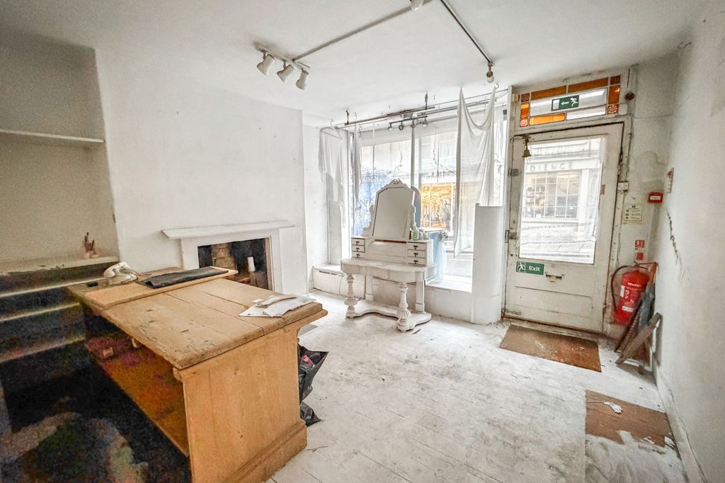 Property photo 3 of 17 25 Broad Street, Bath, Somerset Ba1 5Lw