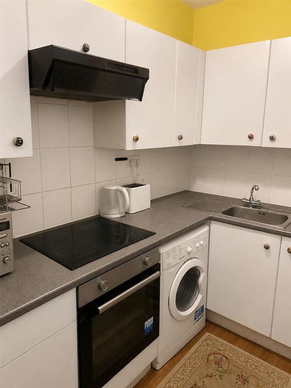 Property photo 2 of 6 Kitchen.Jpg