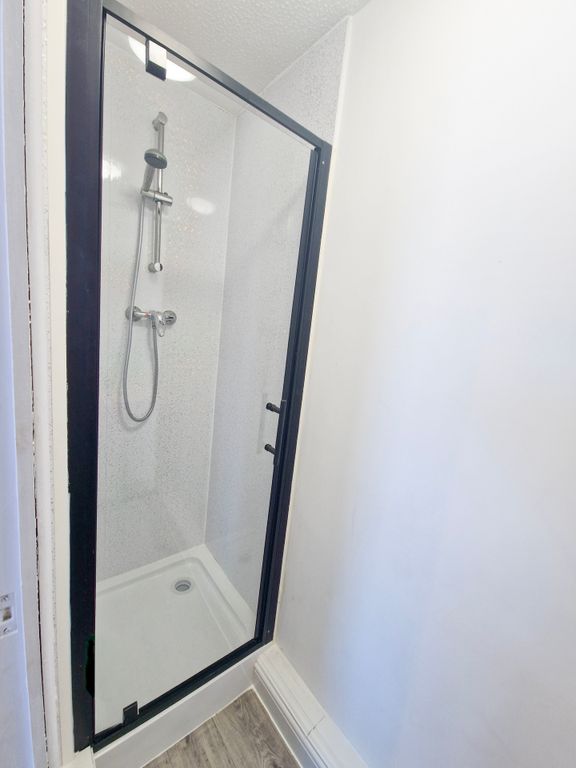 Property photo 2 of 5 20260406_141722 (1)