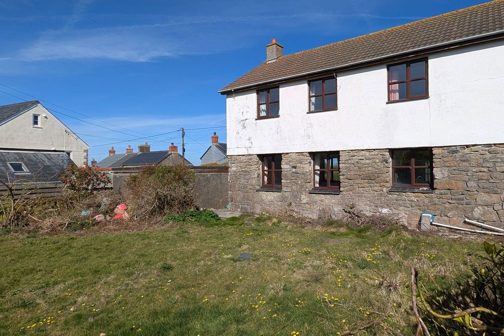 Property photo 3 of 12