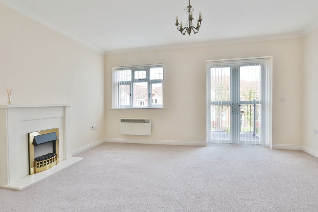 Property photo 3 of 8 2729248