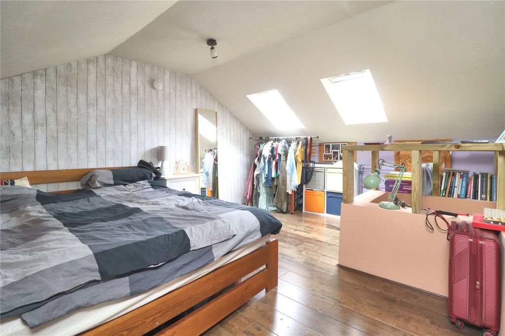 Property photo 3 of 8 Picture No. 02