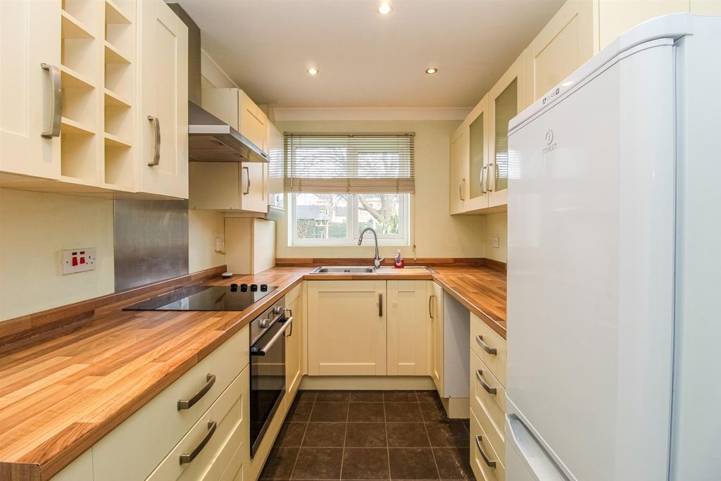 Property photo 2 of 13 Kitchen