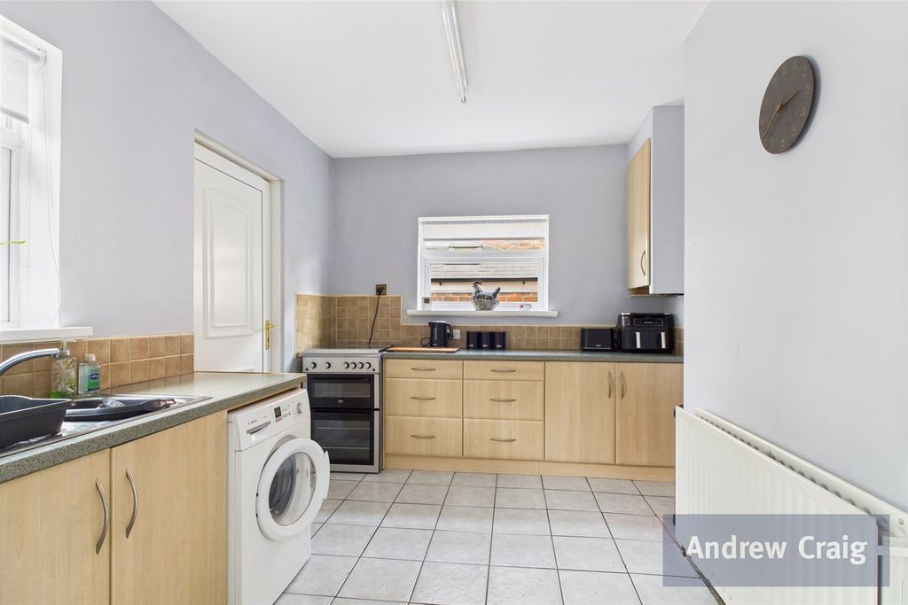 Property photo 2 of 23 Kitchen