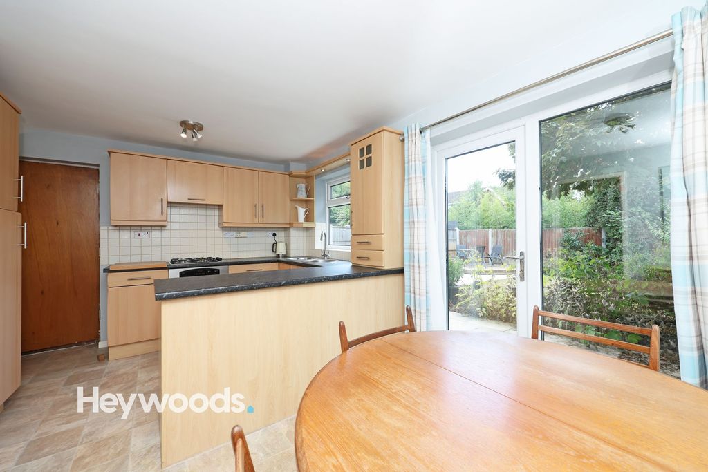 Property photo 3 of 35