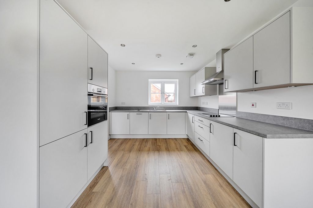 Property photo 2 of 21 Image