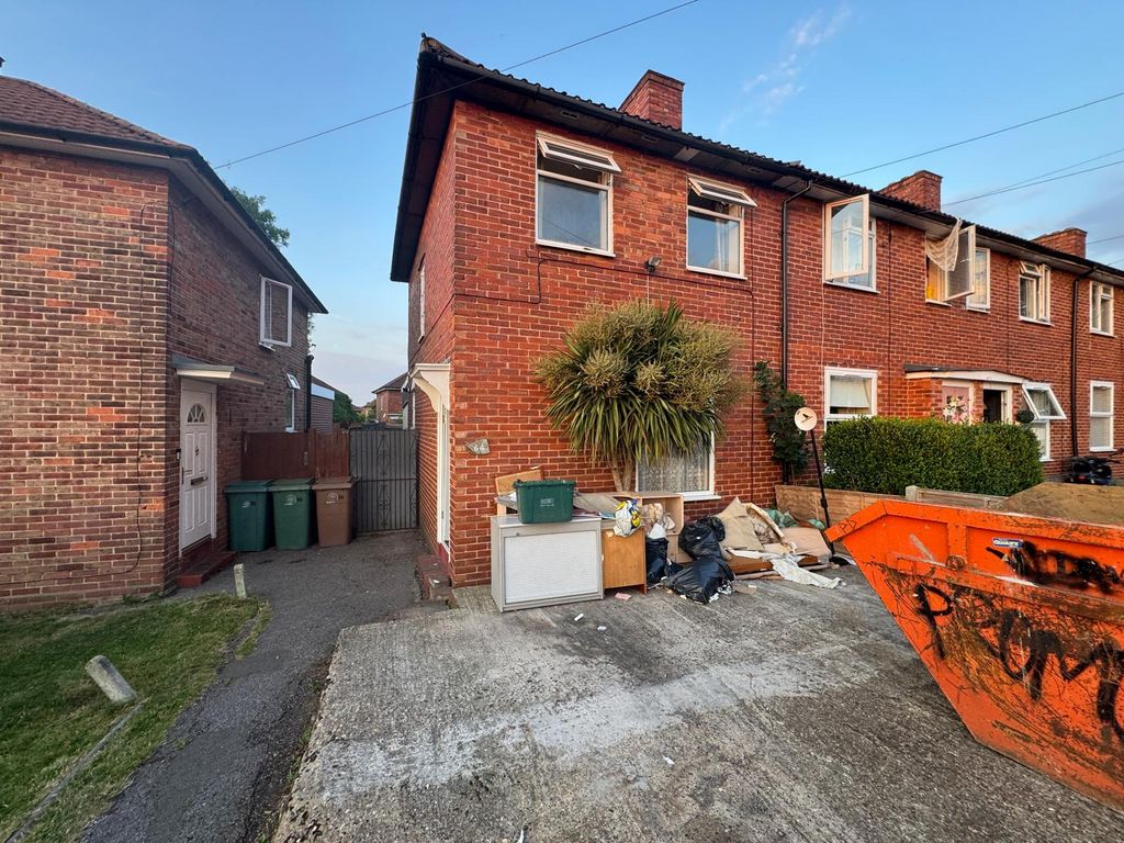 Property photo 2 of 11