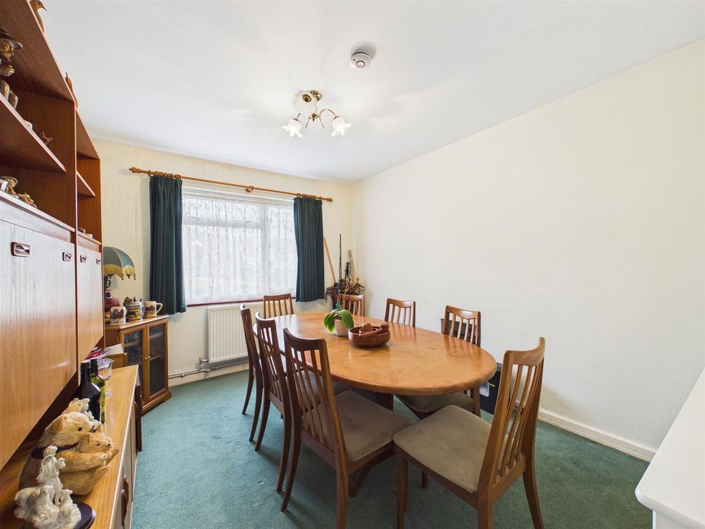 Property photo 3 of 15 Cam02885G0-Pr0571-Still008.Jpg