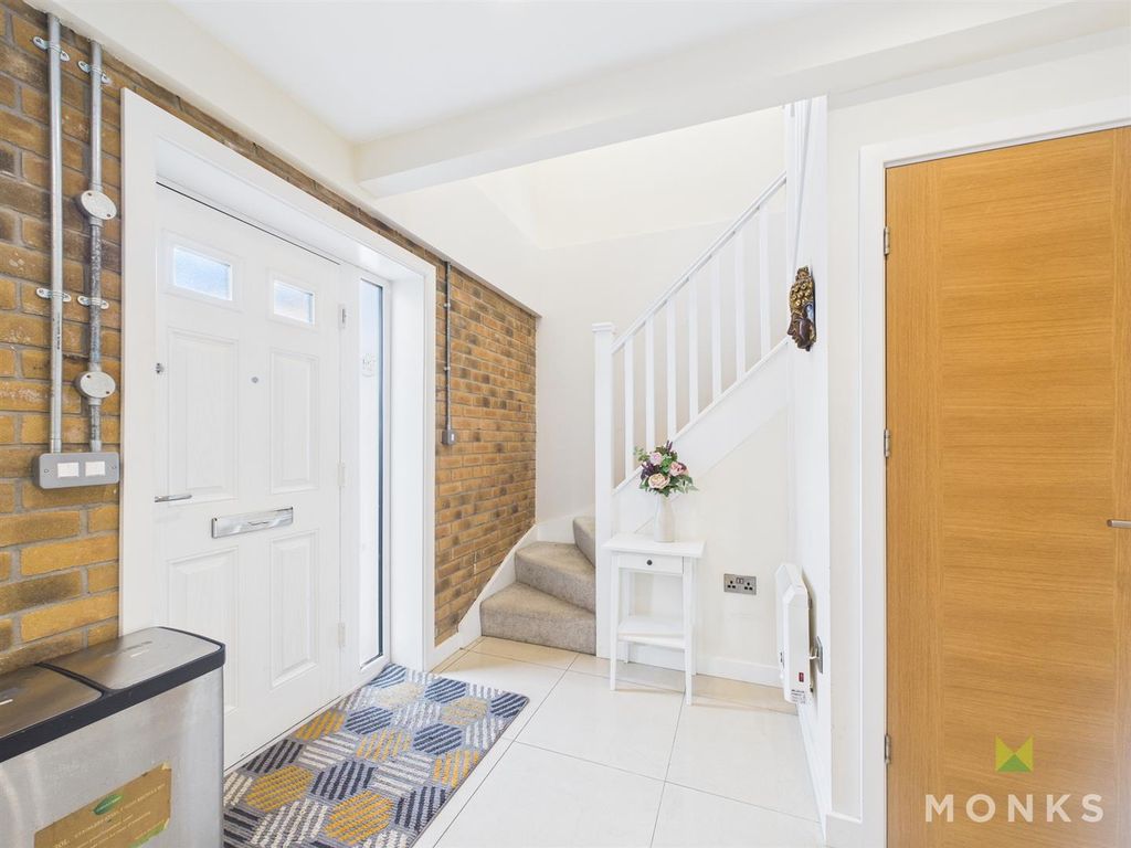 Property photo 3 of 23 Cam01520G0-Pr0298-Still009.Jpg