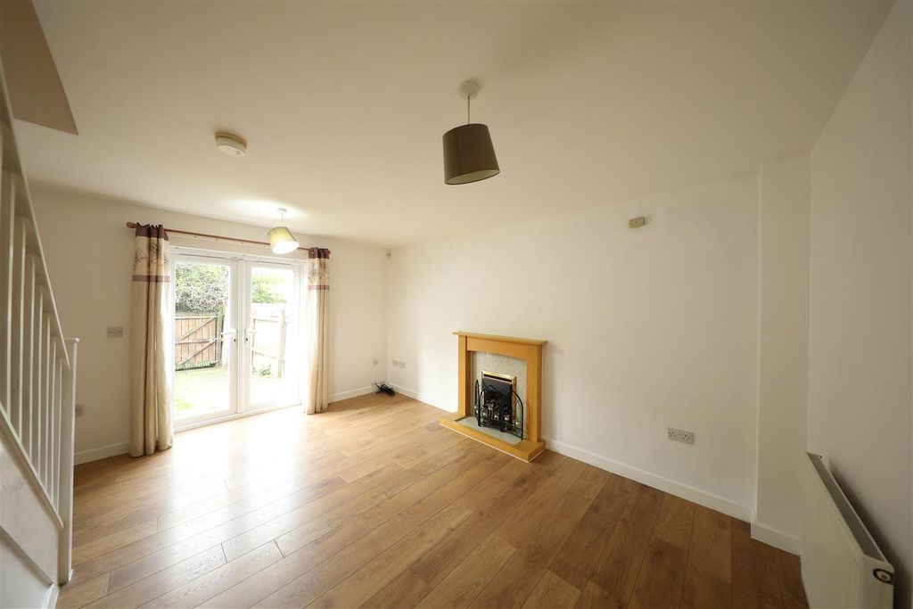 Property photo 2 of 14 Living Room