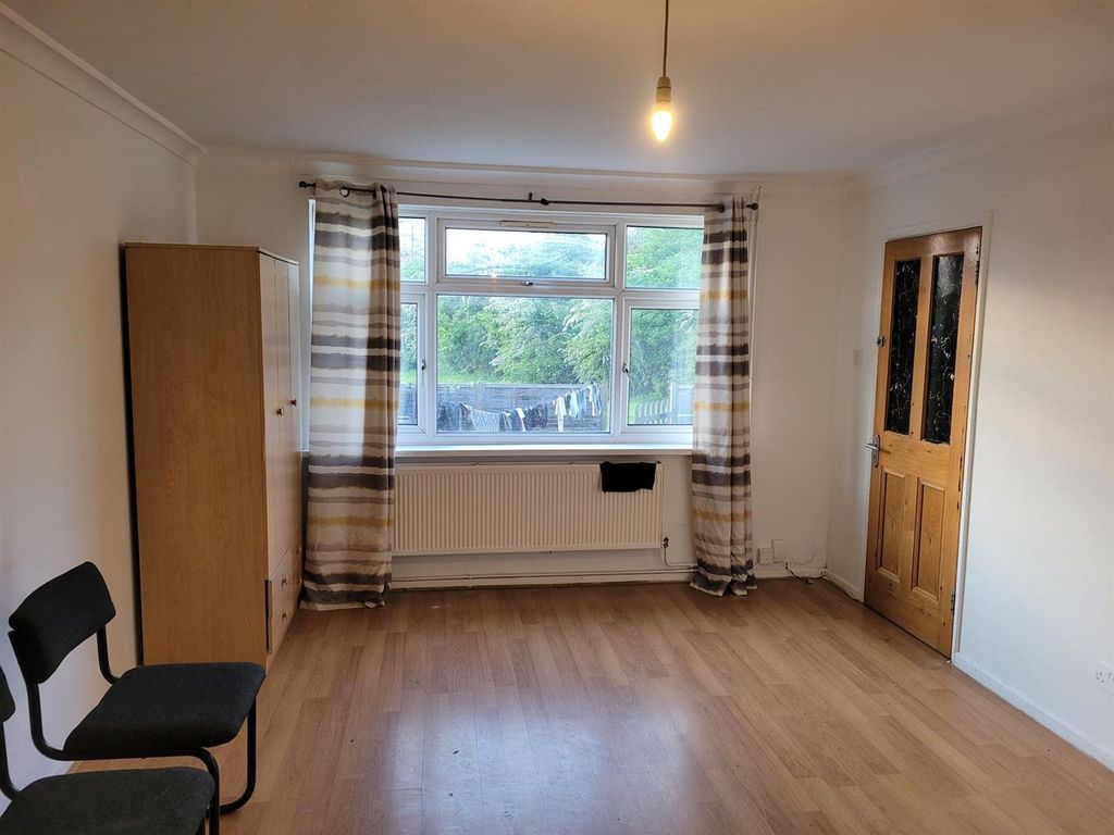 Property photo 2 of 4