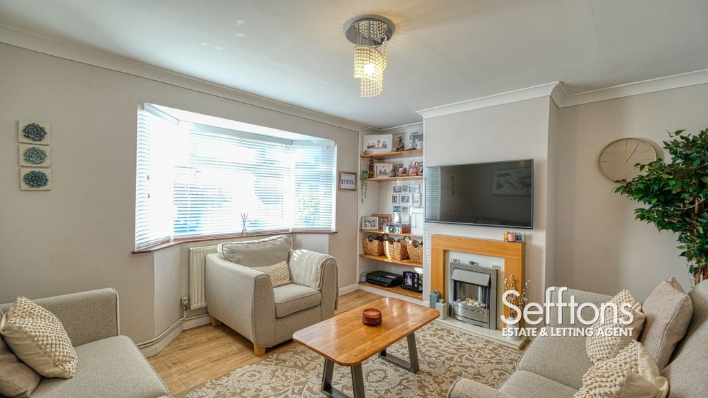 Property photo 3 of 19 Dscf8506_63