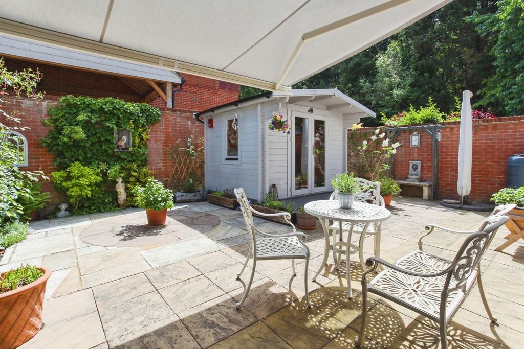 Property photo 3 of 20 Pbox-Img.Jpg