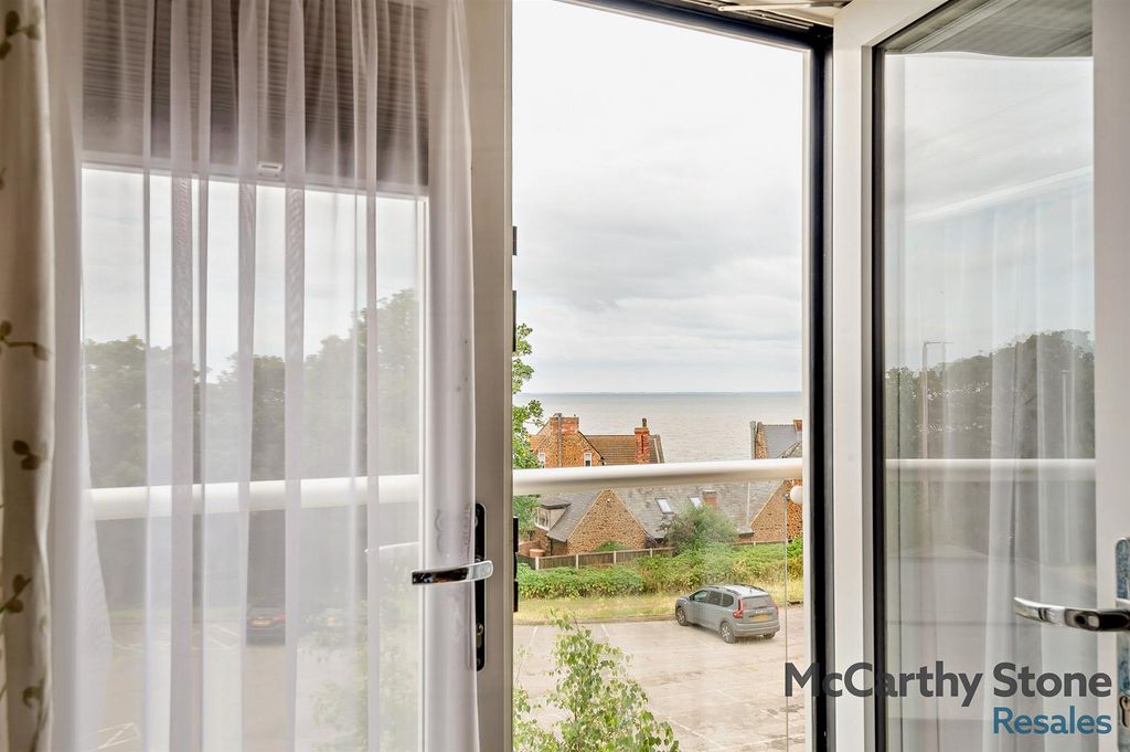 Property photo 1 of 13 8698218-Interior15-800.Jpg