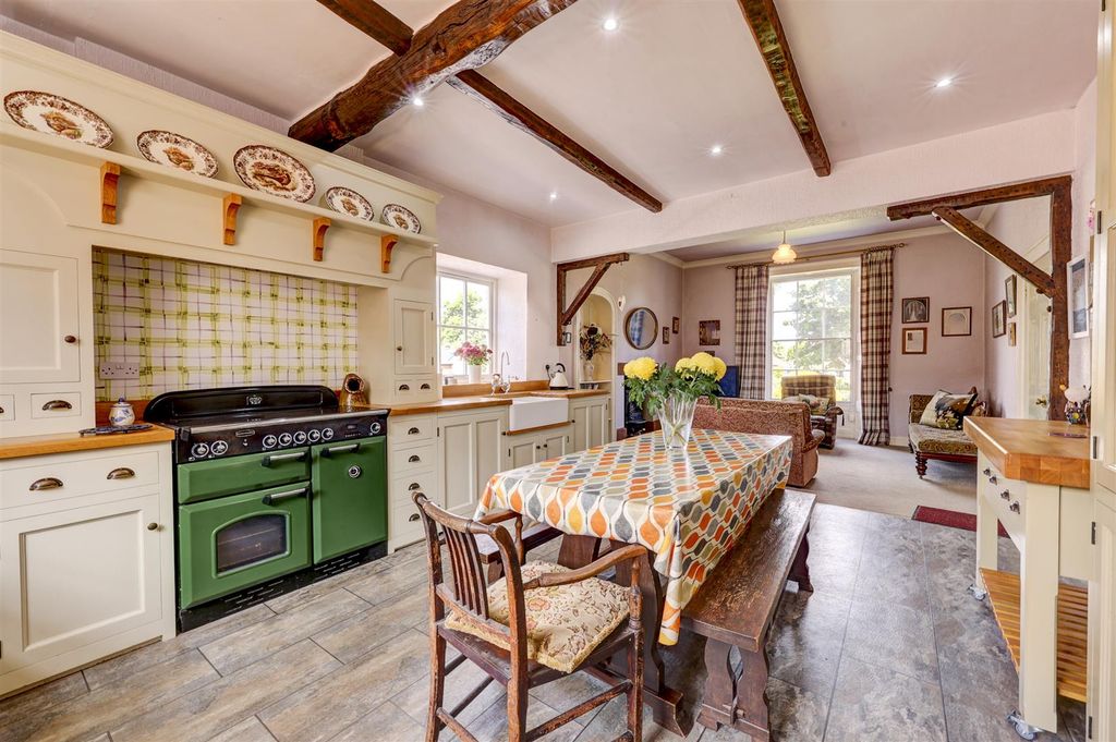 Property photo 2 of 33 Kitchen