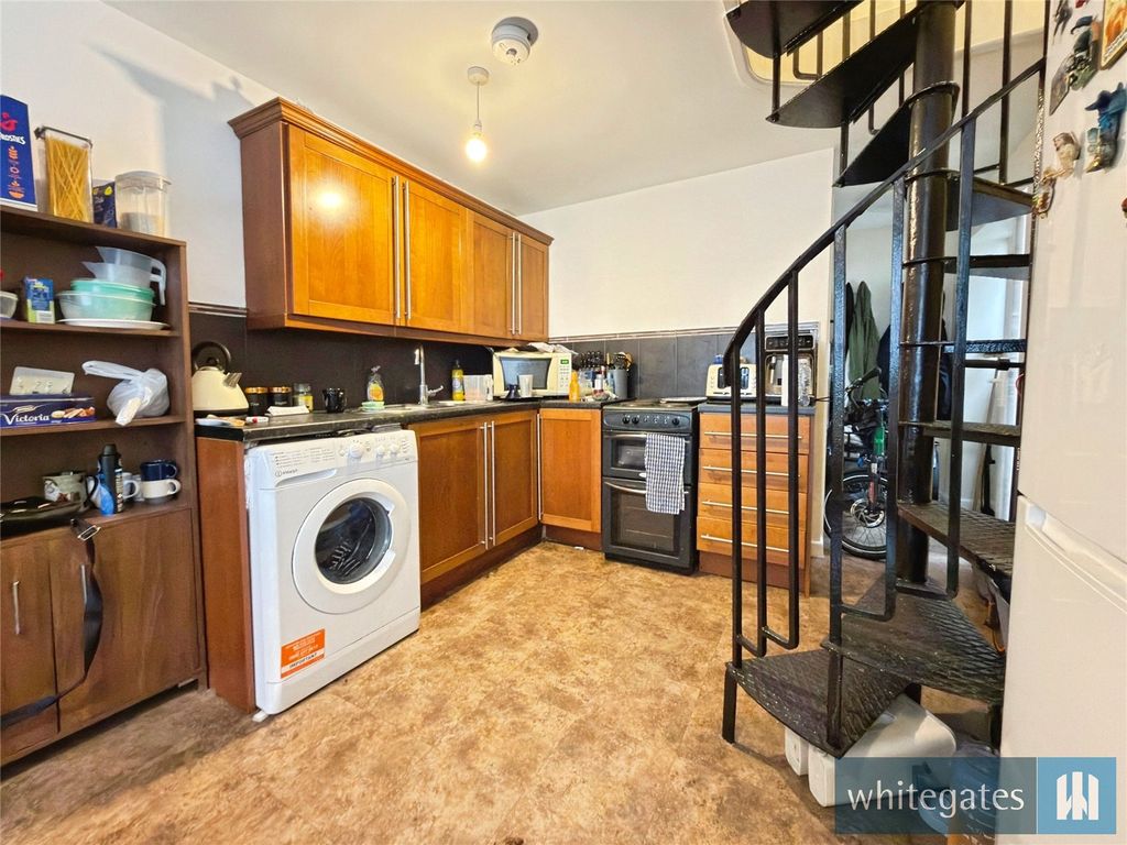 Property photo 2 of 8 Picture No. 06