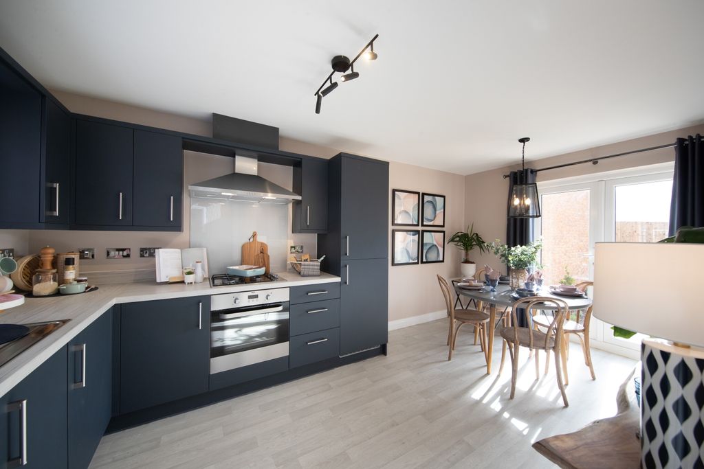 Property photo 3 of 8 Ewemove South Molton - Brunswick