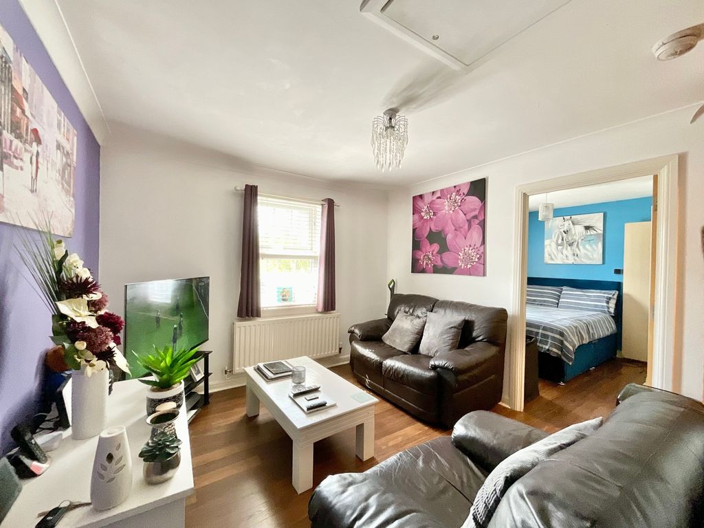 Property photo 3 of 8