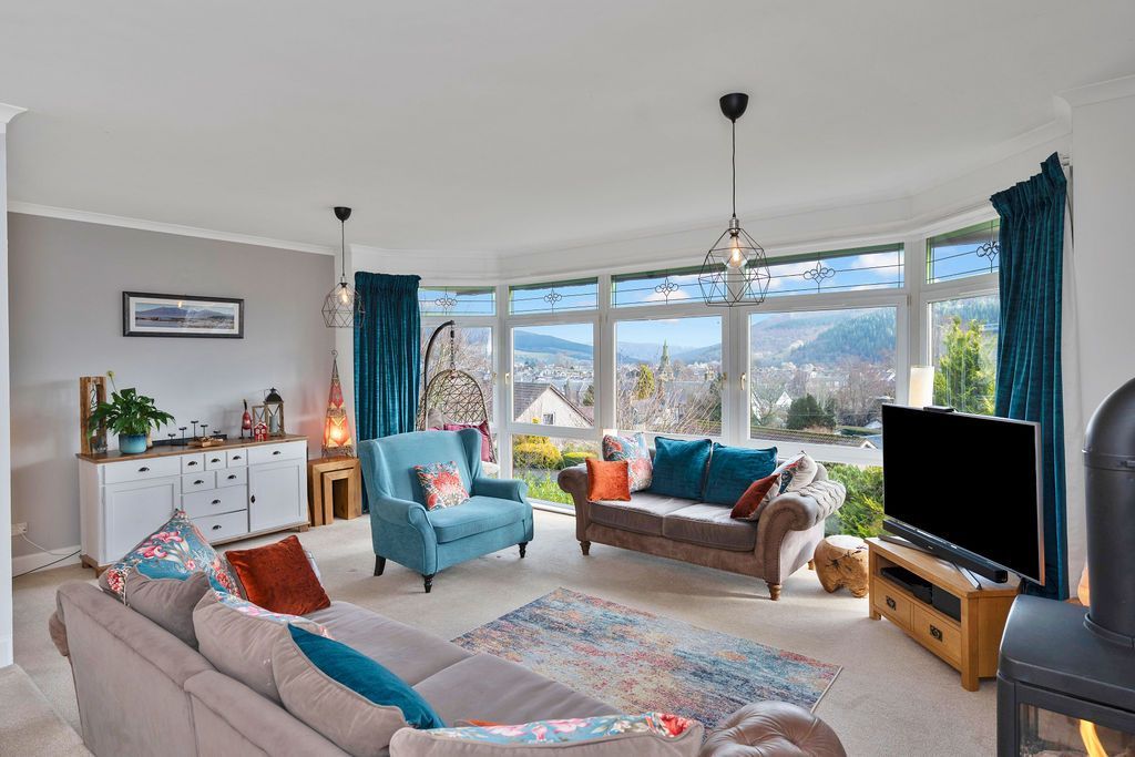 Property photo 3 of 25