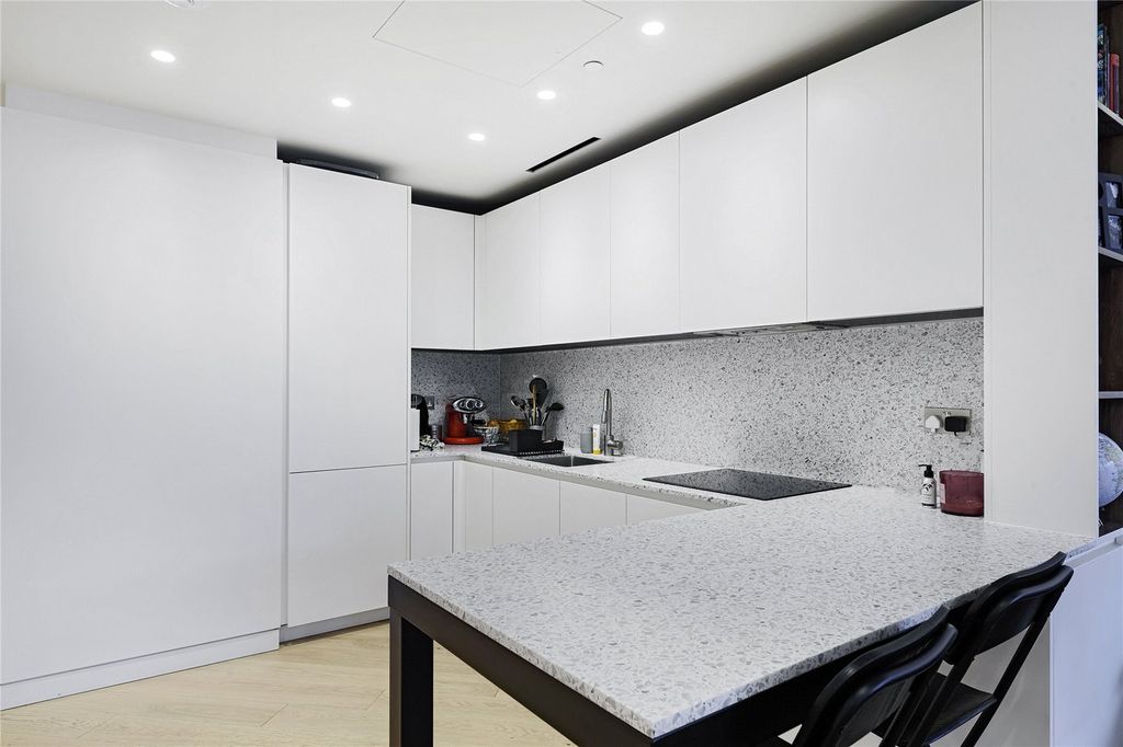 Property photo 2 of 10 Kitchen