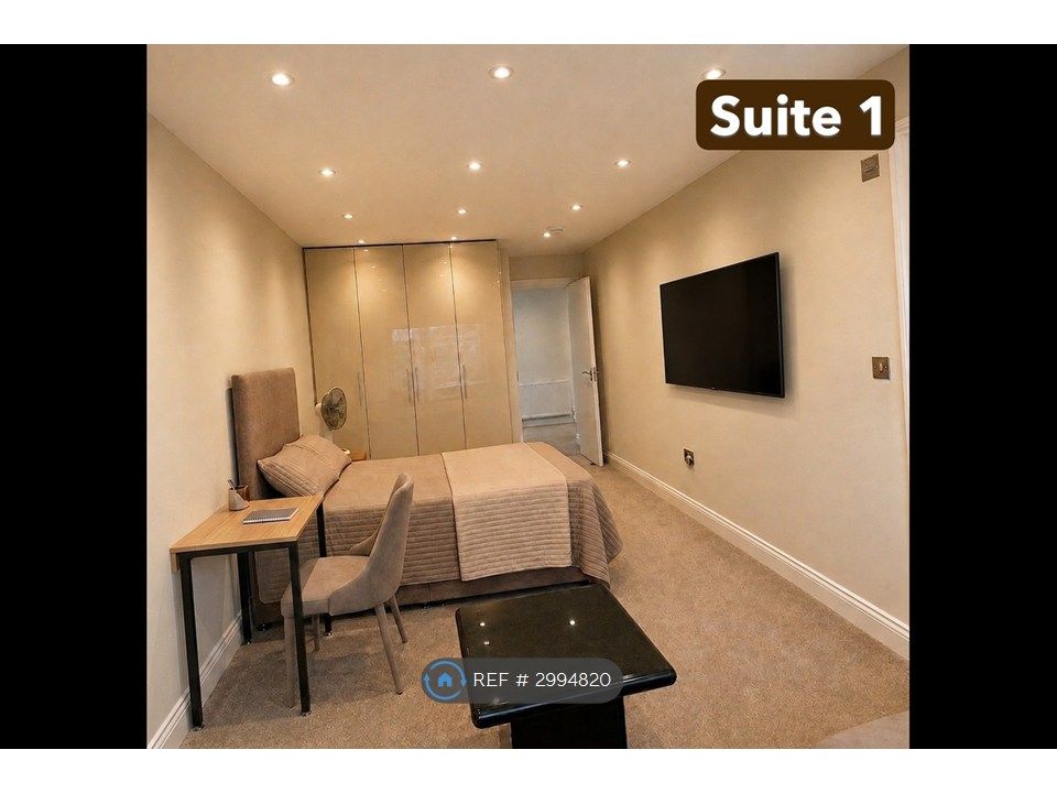 Property photo 2 of 9 Suite 1