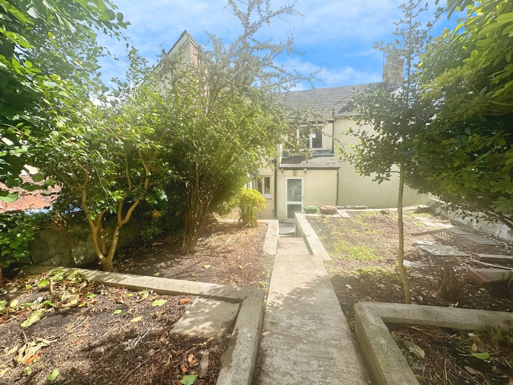 Property photo 2 of 15