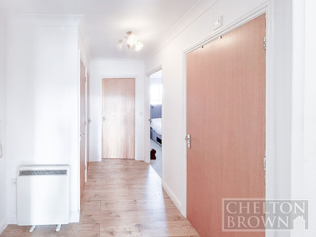 Property photo 2 of 10 Entrance Hall