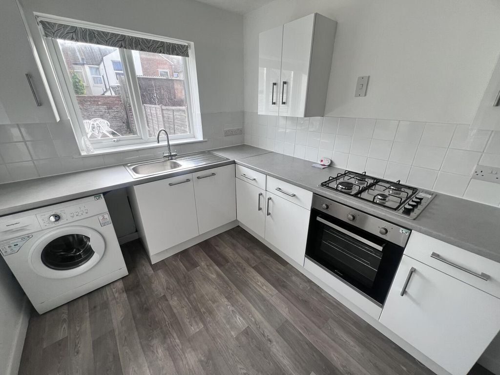 Property photo 1 of 5 Kitchen