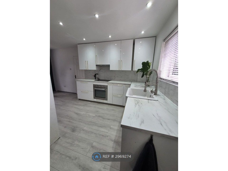 Property photo 1 of 34