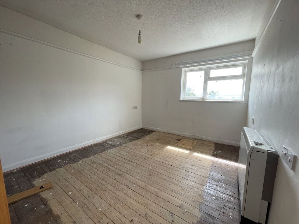 Property photo 2 of 7 Living Room