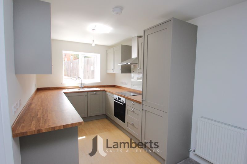 Property photo 3 of 16 Kitchen