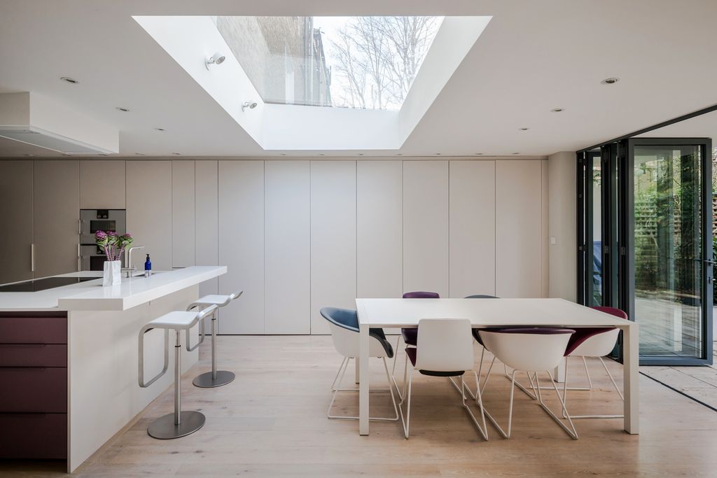 Property photo 3 of 30 322528 - 98 Buckingham Road-27.Jpeg