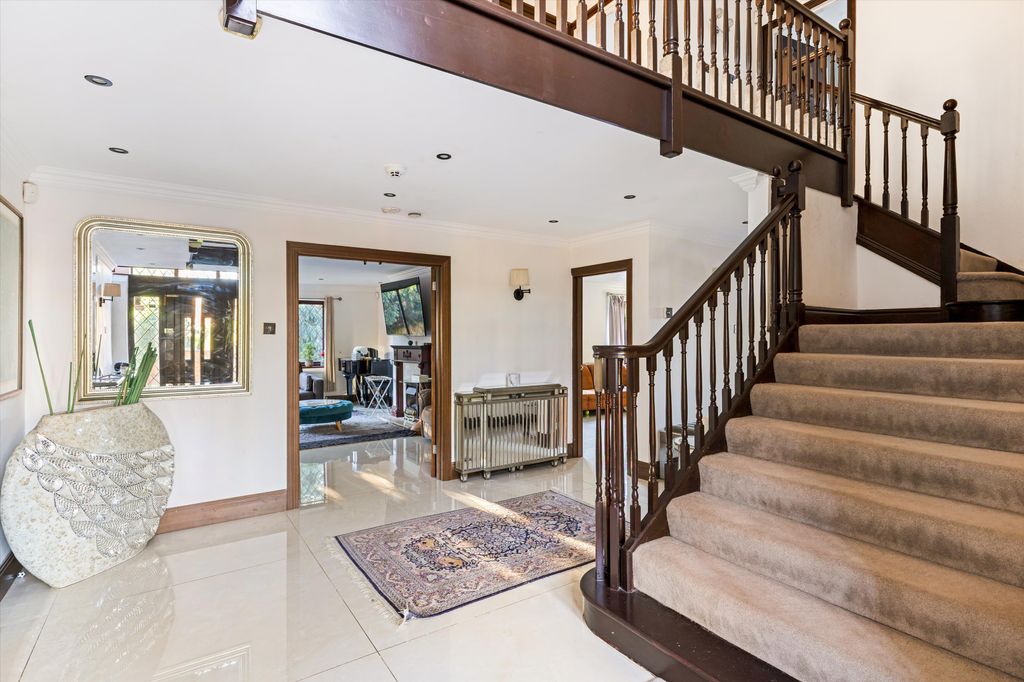 Property photo 3 of 14 Image