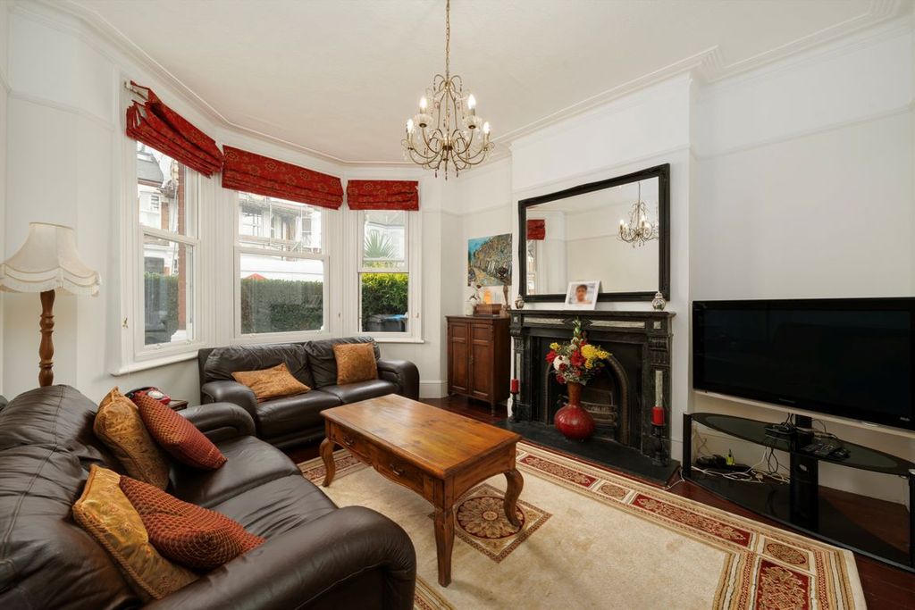 Property photo 2 of 11