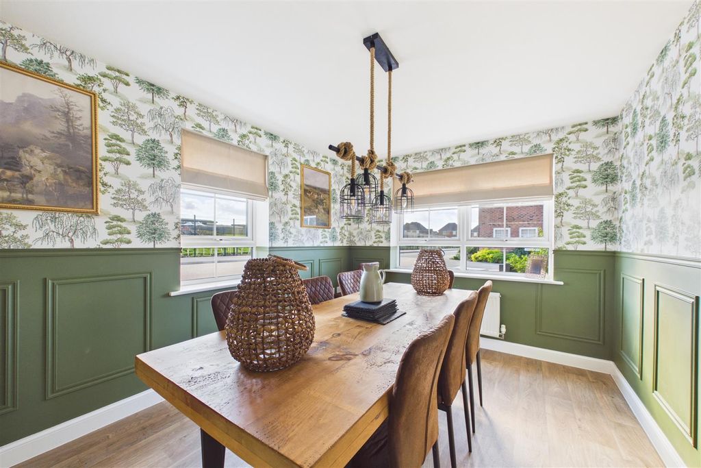 Property photo 3 of 15 Dining Room