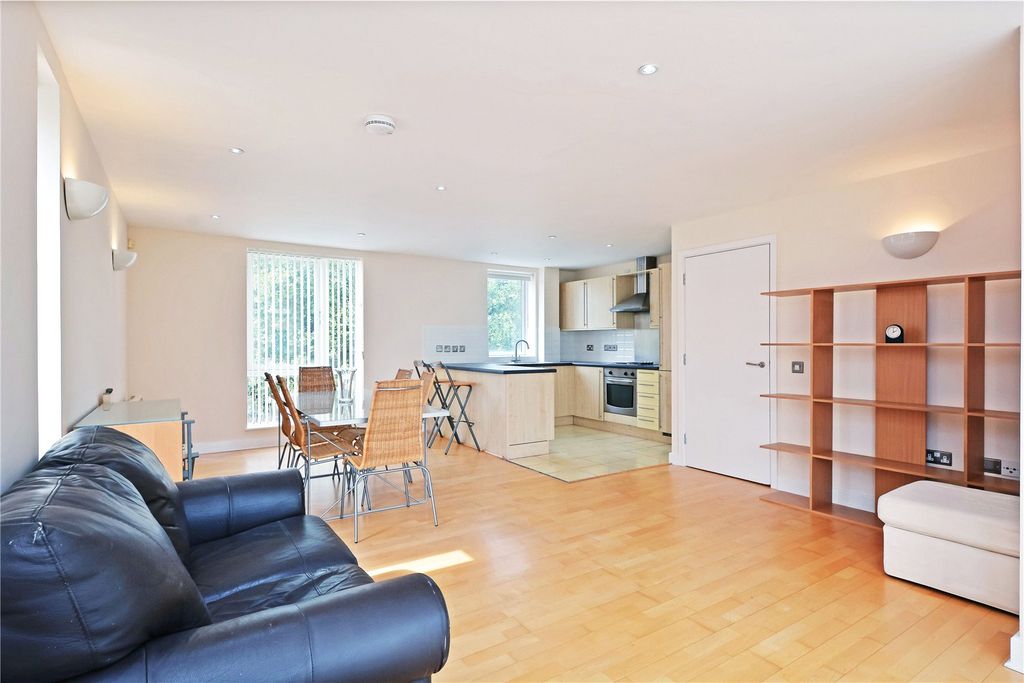 Property photo 2 of 7 Reception