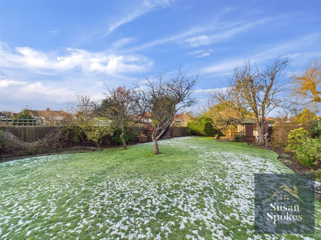 Property photo 2 of 38 Cam01858G0-Pr0214-Still041.Jpg