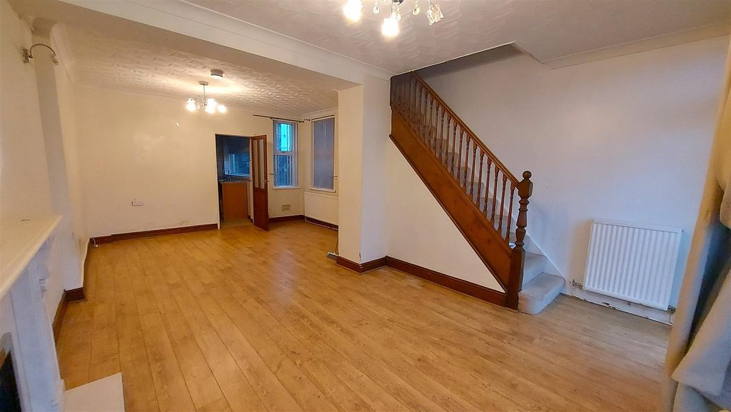 Property photo 3 of 12 20251205_145331.Jpg