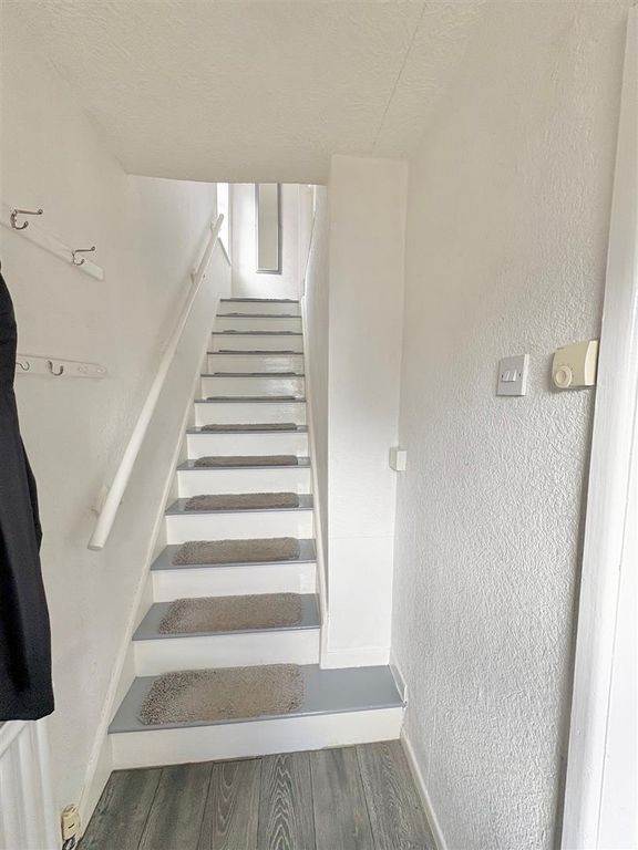 Property photo 2 of 15 Hall.Jpg