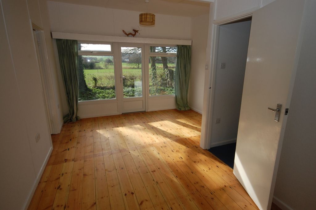 Property photo 3 of 11 Picture No. 02