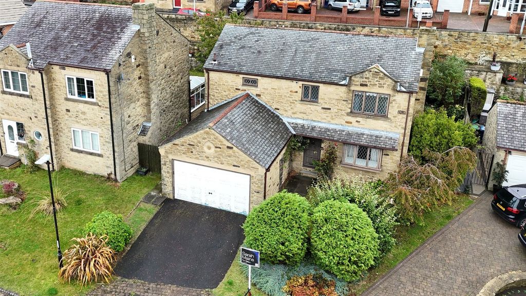 Property photo 1 of 12 External