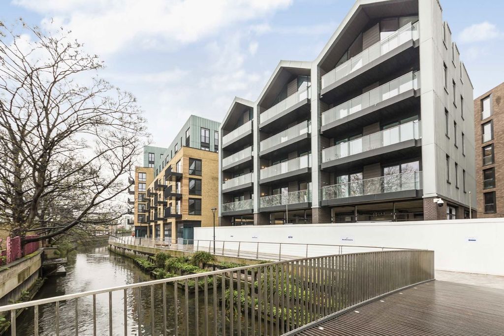 Property photo 1 of 5