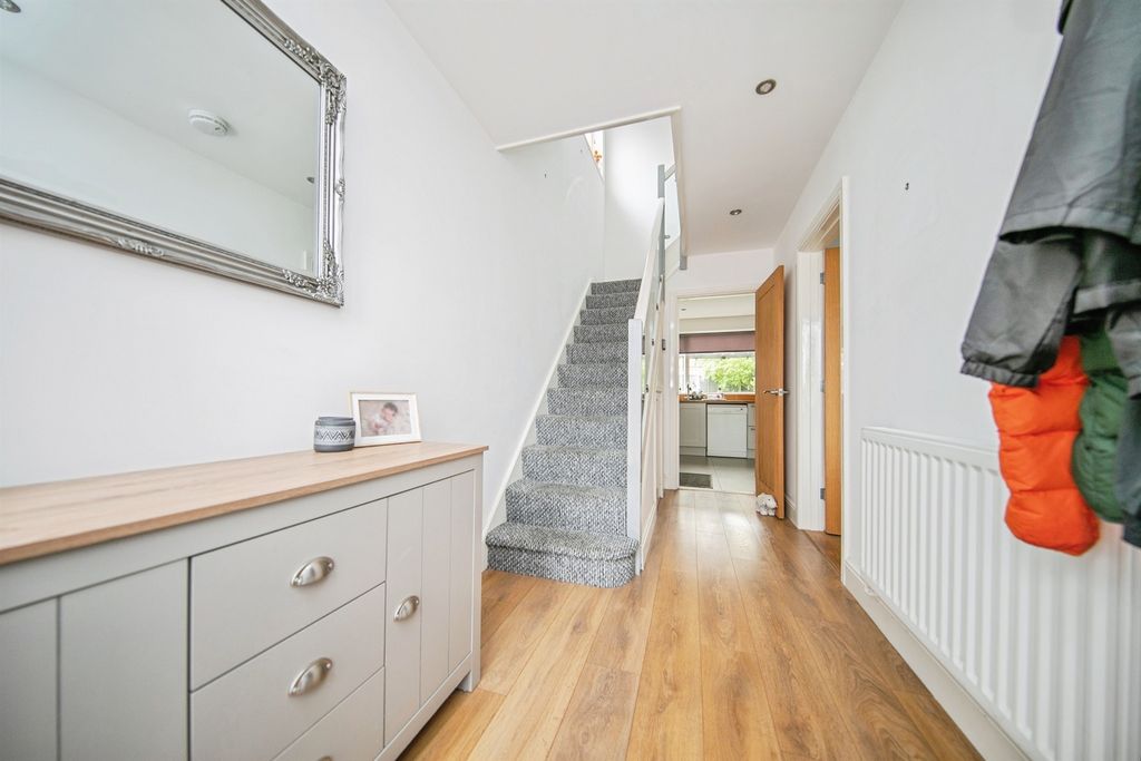 Property photo 2 of 24