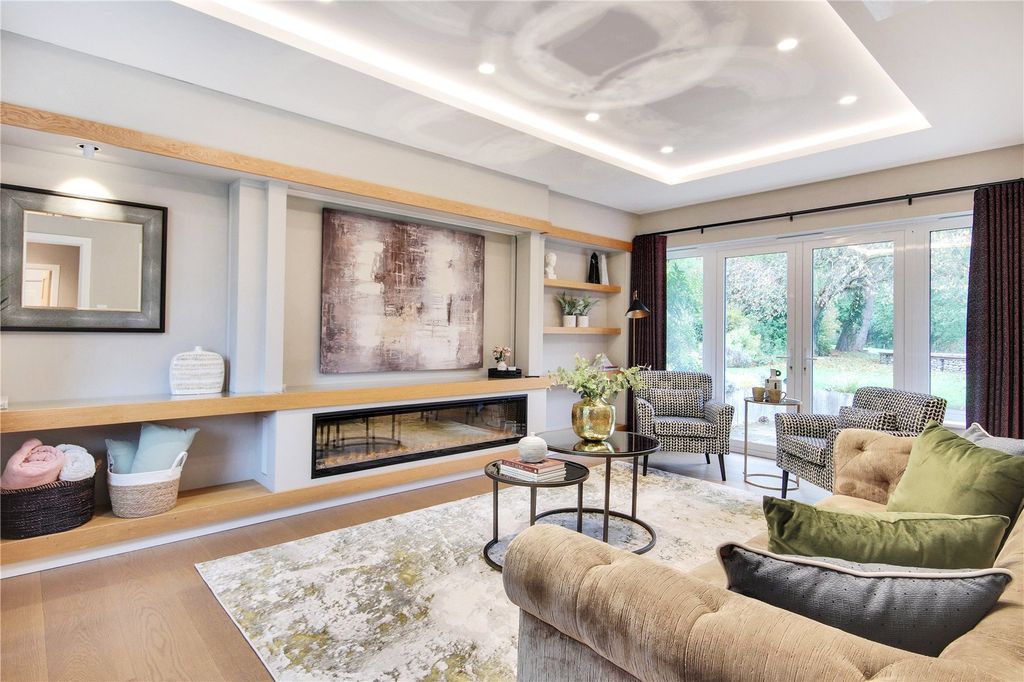 Property photo 2 of 17 Sitting Room