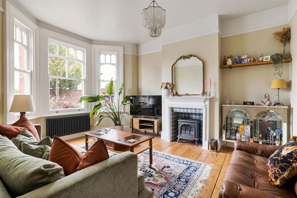 Property photo 3 of 26 Empress Avenue, E12