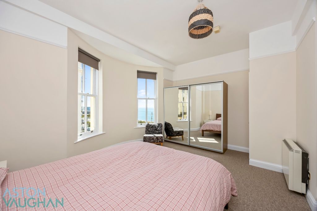 Property photo 2 of 12 5050491