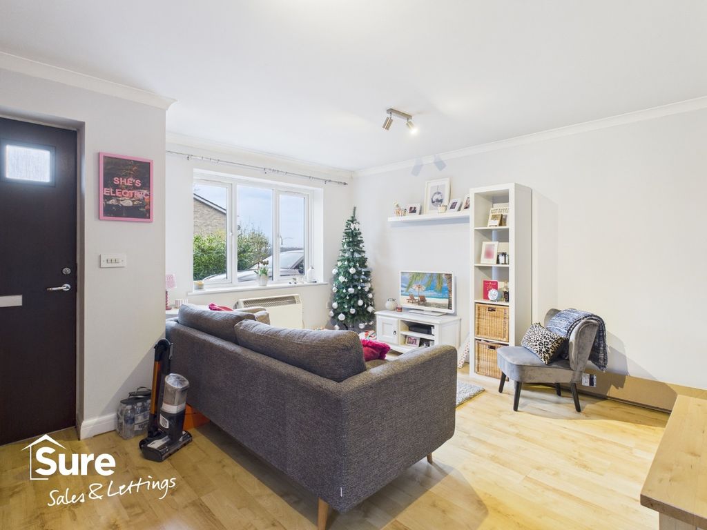 Property photo 3 of 12 4784193