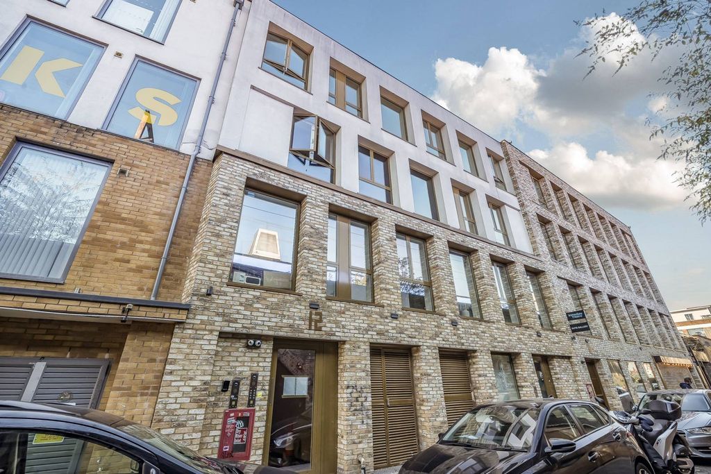 Property photo 2 of 12