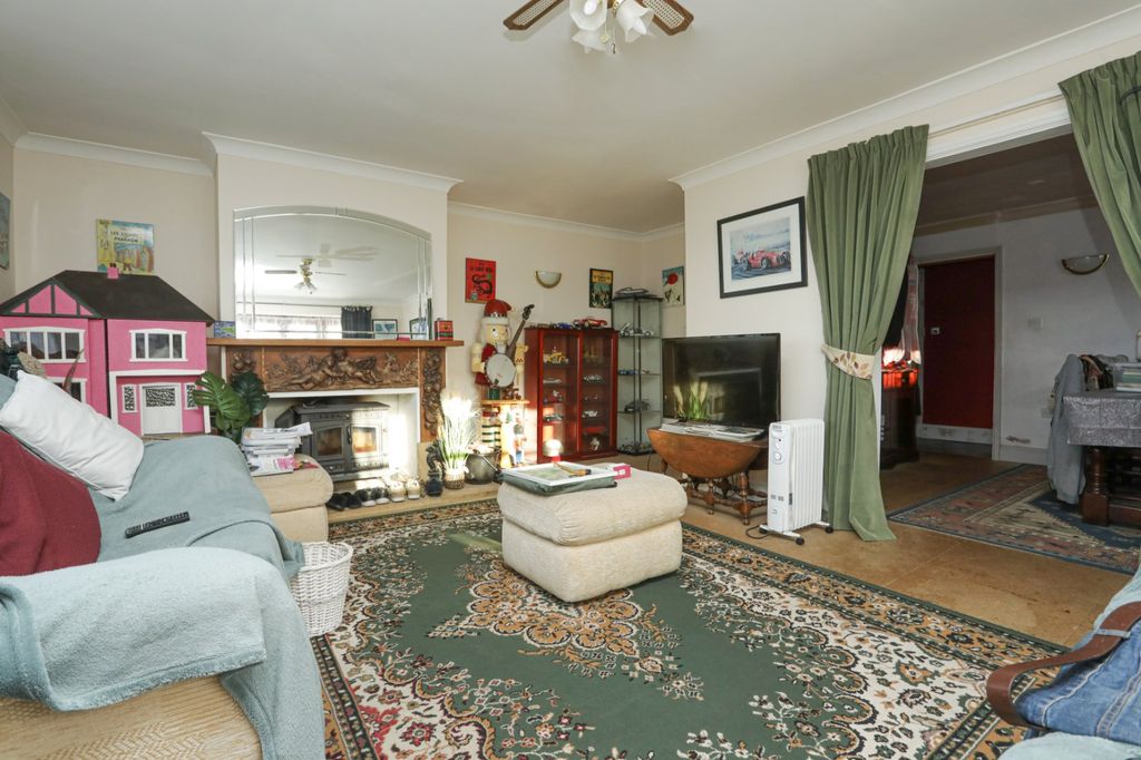 Property photo 2 of 13 Picture 2