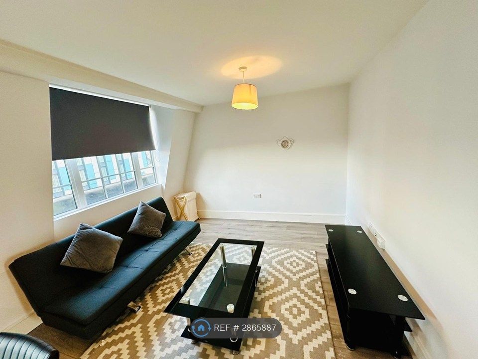 Property photo 1 of 5 Living Room